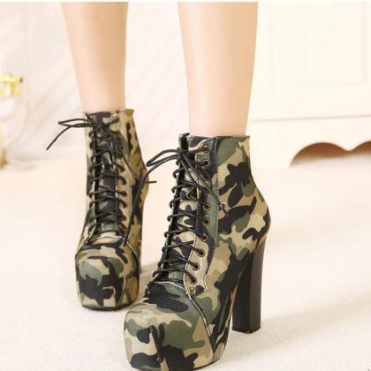 Camouflage Round Toe Platform Chunky Heel Lace-up..