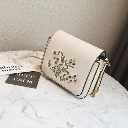 Ladylike Floral Embroidered Chain Crossbody Bag