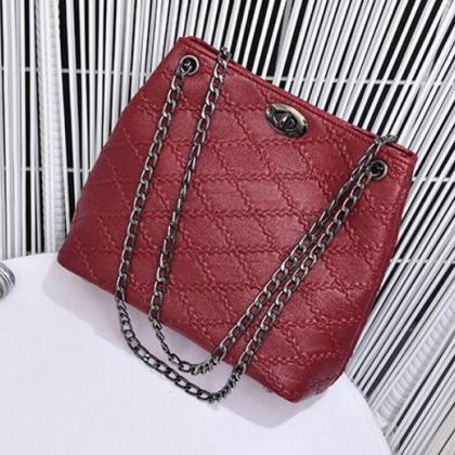 Fashion Quilted Lining Chain Crossbody Bag