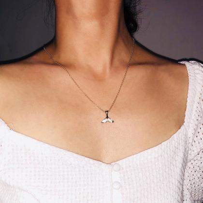 Simple Alloy Fishtail Pendant Collarbone Necklace