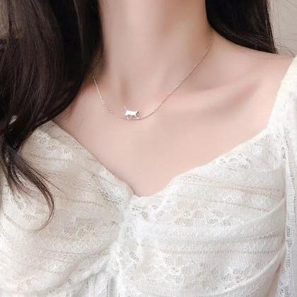 Golden Cute Climbing Cat Clavicle Chain Necklace