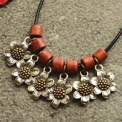 Artistic Retro Six Flower Necklace