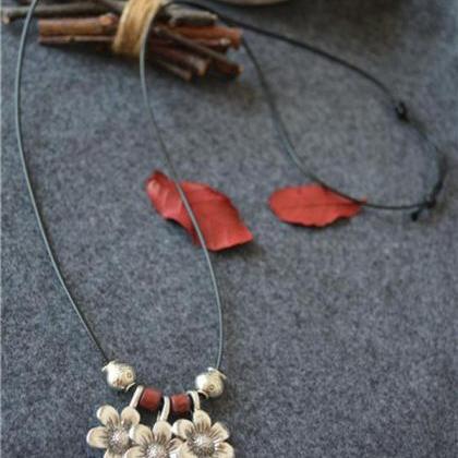 Simple Silver Daisy Pendant Long Necklace
