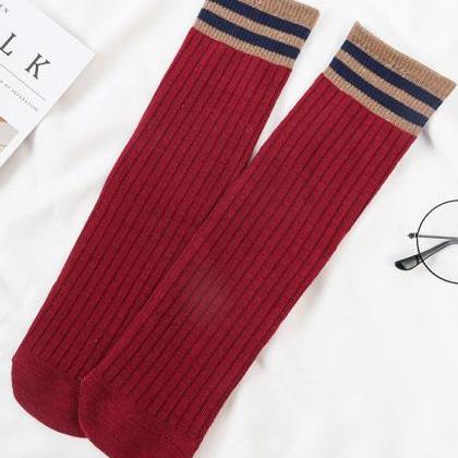 Red Vintage Contrast Color Striped Socks..