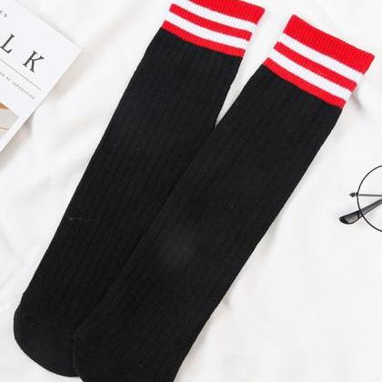 Black Vintage Contrast Color Striped Socks..