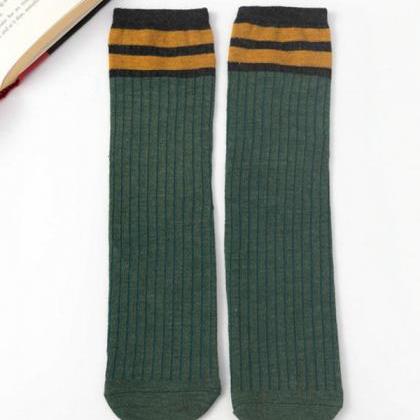 Green Vintage Contrast Color Striped Socks..