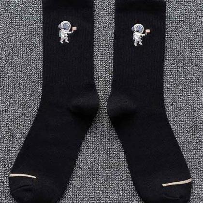 Black Embroidery Cartoon Astronaut Pattern Socks