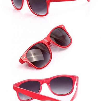 Eyewear Designer Fashion Sunglasses Classic Shades..