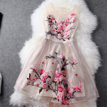 Charming Flower Embroidery Short Skater Dress
