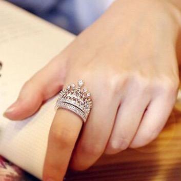 Diamond Crown Molding Ring