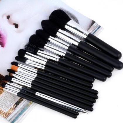 High Quality 15 Pcs Black Makeup Brushes Set..