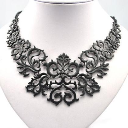 Hollow Out Carve Patterns Fake Collar Necklace