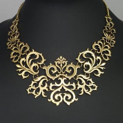 Hollow Out Carve Patterns Fake Collar Necklace