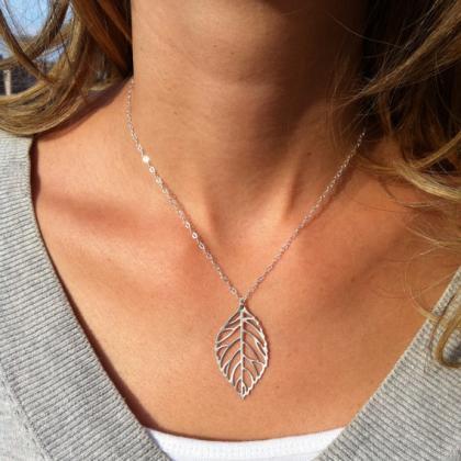 Simple Metal Leaves Short Necklace
