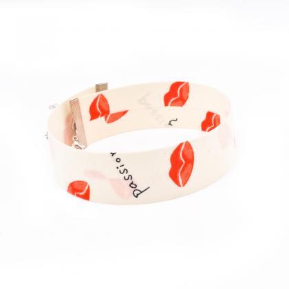 Personality Street Snap Red Lip Art Collar..