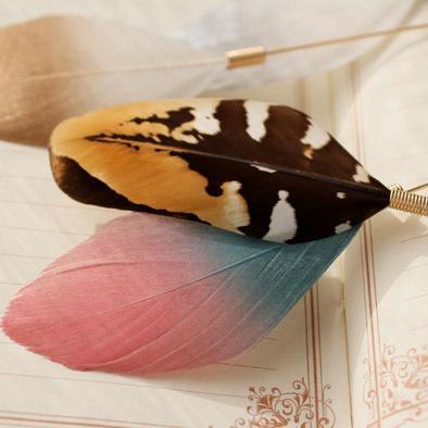 Natural Feathers Glitter Gradient Brooches