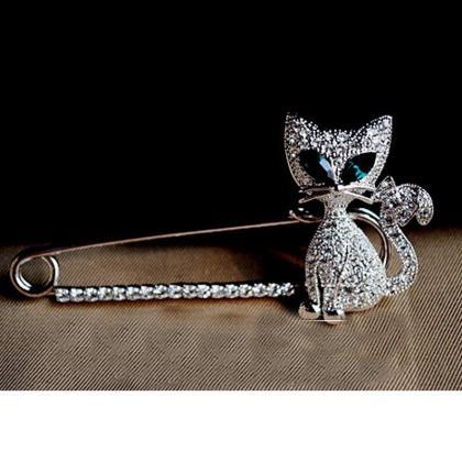 Shining Diamond Cat Brooch