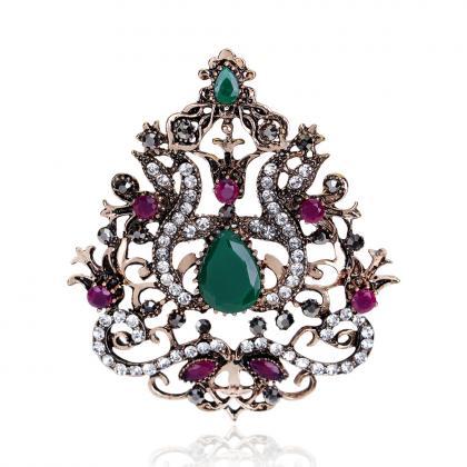High-grade Diamond Crown Brooch