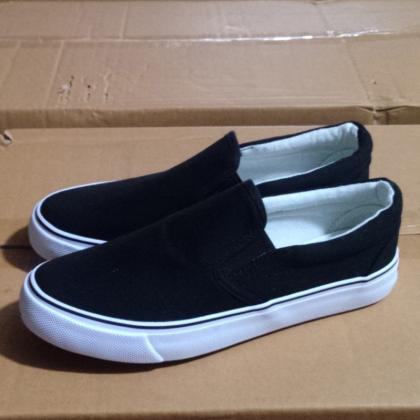 Canvas Slip-on Sneakers In White Or Black