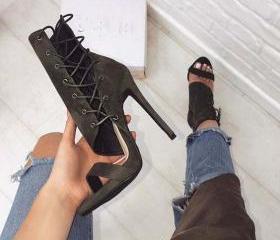 minimalist ankle strap chunky heels