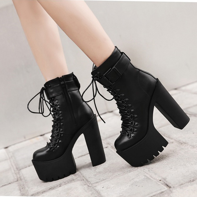 Chunky heel short boots outlet