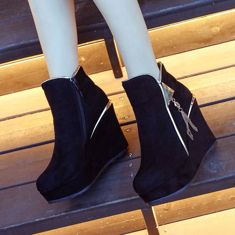 Suede Pure Color Rivets Zipper Slope Heel Round Toe Boots