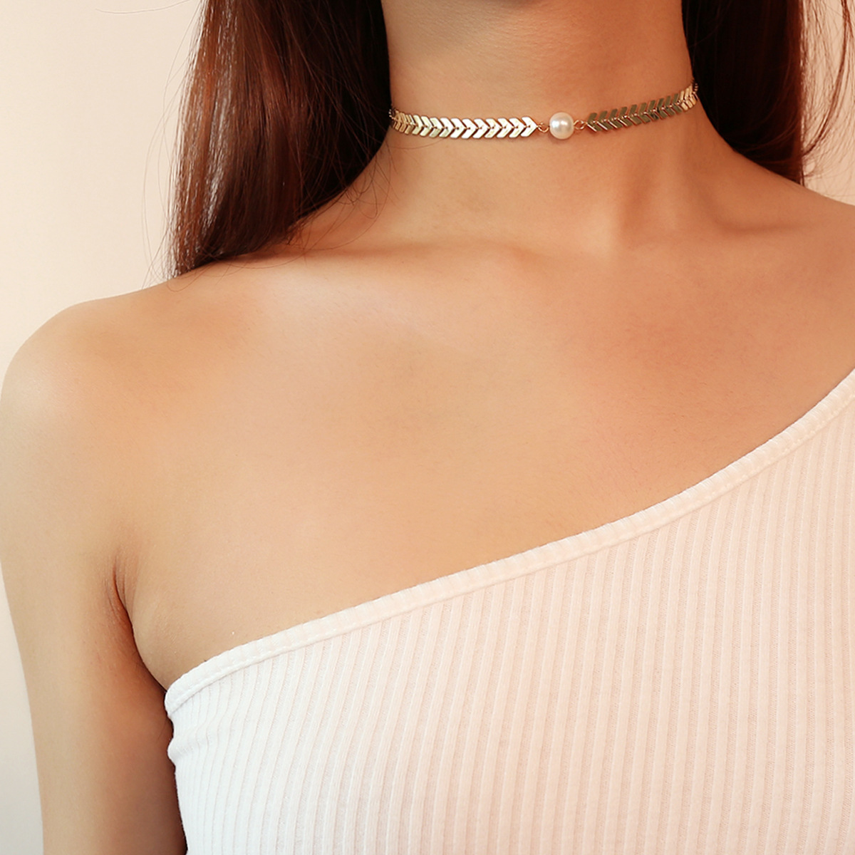Simple Character Letter V Chain Pearl Clavicle Necklace