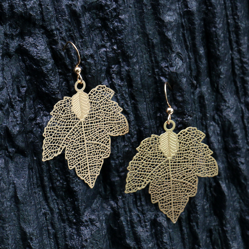Embossed Copper Color Protection Earrings Leaves Maple Leaf Three Round Water Drop Lady Yaguang Gold Fashion Earrings-3