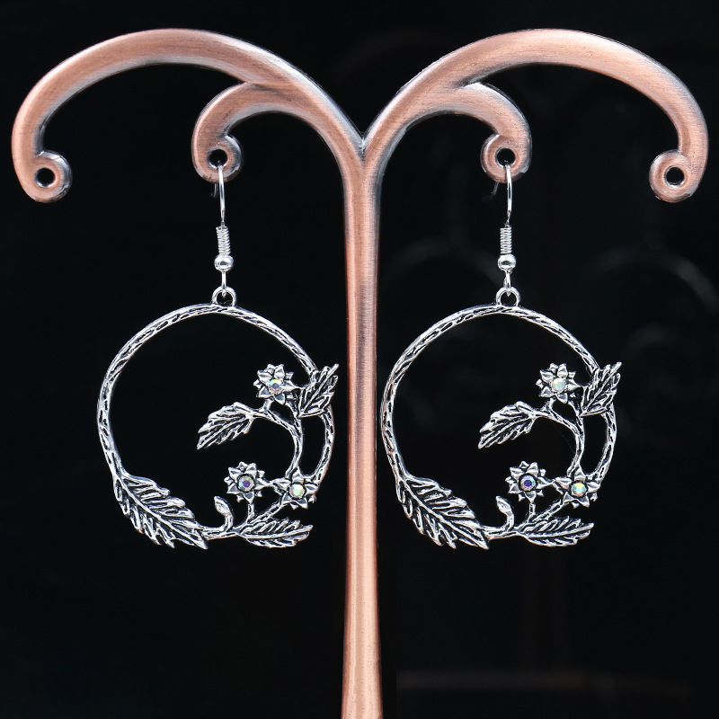 Retro Alloy Cut Out Geometric Round Leaves Flower Water Drill Earrings-2