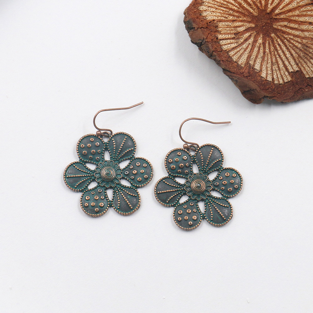 Ancient Fashion Accessories Alloy Carving Scallop Shape Combination Flower Earrings
