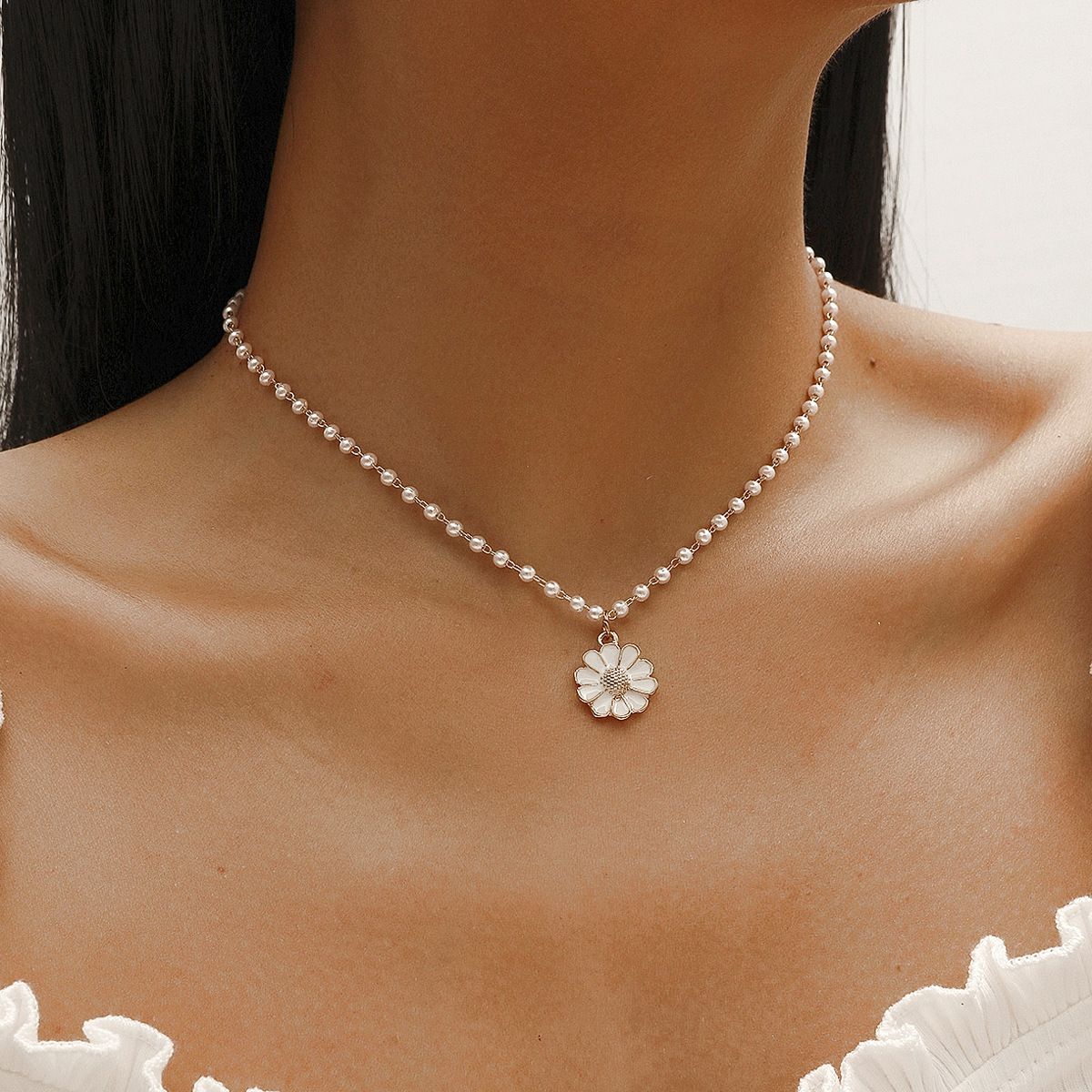 White Flower Pearl Necklace Cool Wind High Flash Pearl Chain Choker Chrysanthemum Clavicle Chain