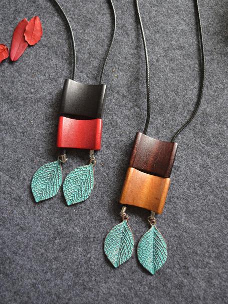 Wood Geometric Copper Green Leaves Necklace