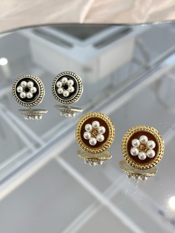 Vintage Geometry Pearl Flower Earrings