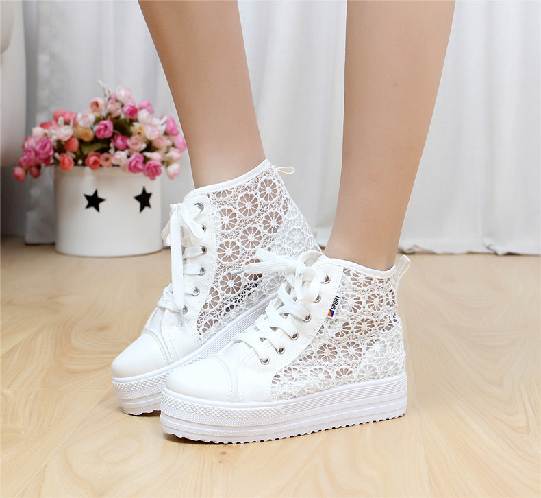 Sweet Sponge Thick Bottom Hollow Lace Sneakers