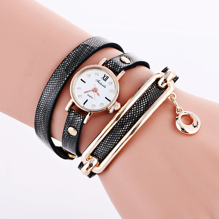 Classic Small Dial Circle Quartz Watch on Luulla