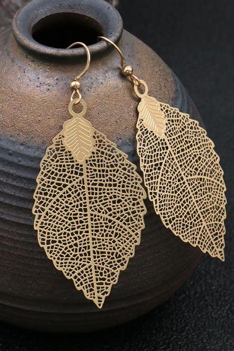 Embossed Copper Color Protection Earrings Leaves Maple Leaf Three Round Water Drop Lady Yaguang Gold Fashion Earrings-1