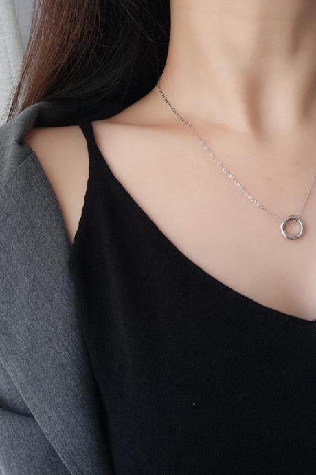 Silvery Collarbone Chain Irregular Design Circle Necklace