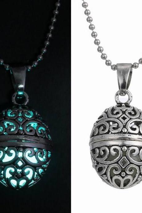 Luminous necklace can open European and American retro necklace