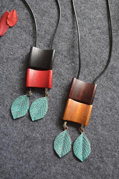 Wood Geometric Copper Green Leaves Necklace