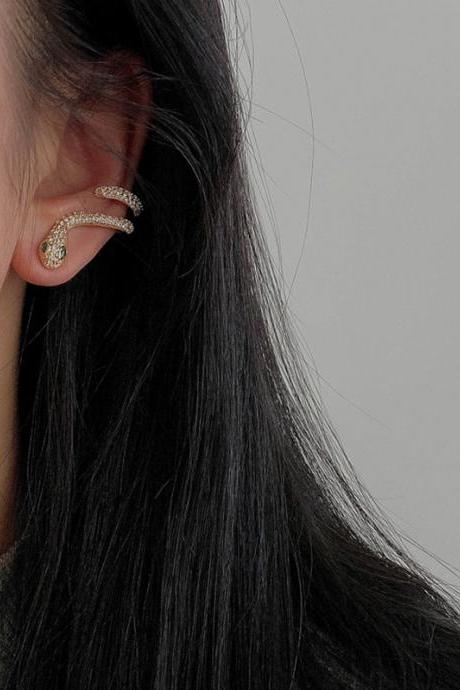 Original Stylish Snake Shaped Diamond Earrings