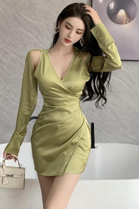V-neck Double-sided Satin Package Hip One-step Dress