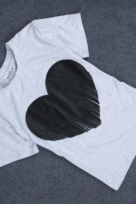 Heart Shaped Scoop Short Sleeve Slim T-shirt