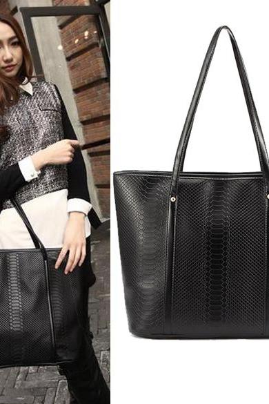 Women's Black Crocodile Pattern Leather??big One Shoulder Tote Bag