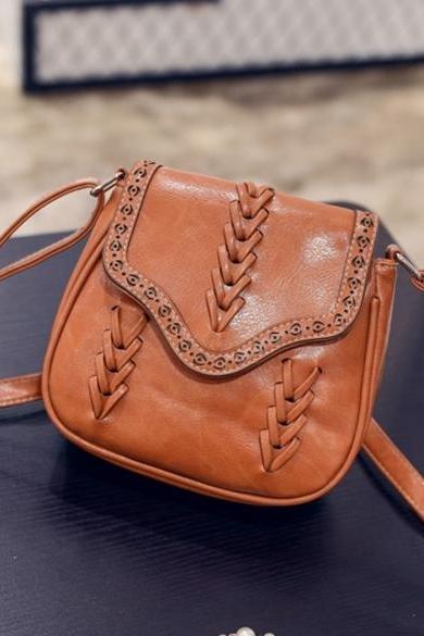 Women Synthetic Leather Messenger Bag Weave Hollow Soft Flap Casual Outdoor Shoulder Bag