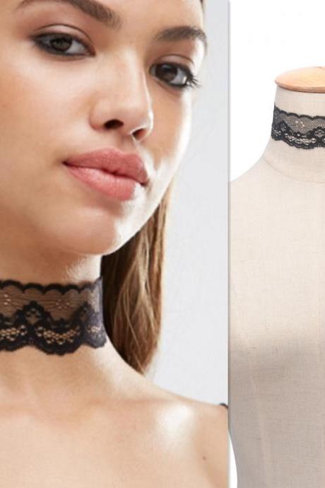 Hollow Out Lace Clavicle Necklace