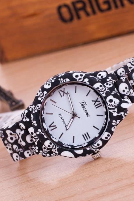 Personality Skull Print Strap Watch