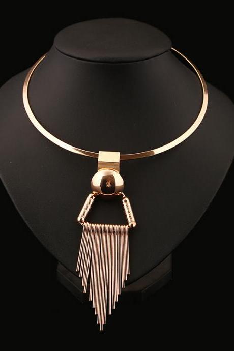 The Fashion Luxury Contracted Exaggerated Short Necklace