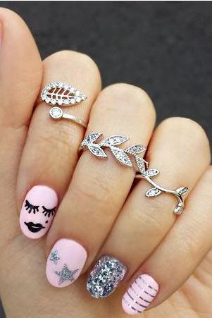The Fashion Leisure Three-piece Set Auger Leaf Ring